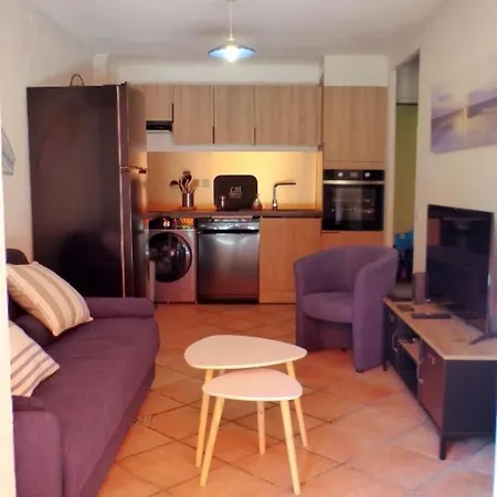 アパート 1-bedroom Near The サナリー・シュル・メール