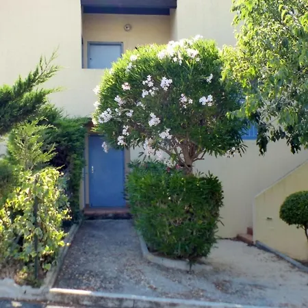 アパート 1-bedroom Near The *