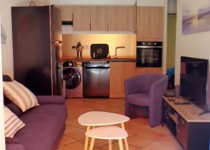 Apartamento 1-bedroom Near The Sanary-sur-Mer