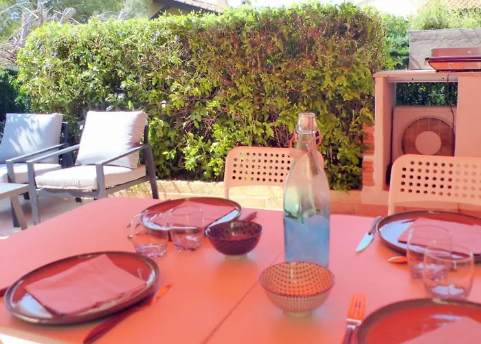 1-bedroom Near The Apartamento Sanary-sur-Mer